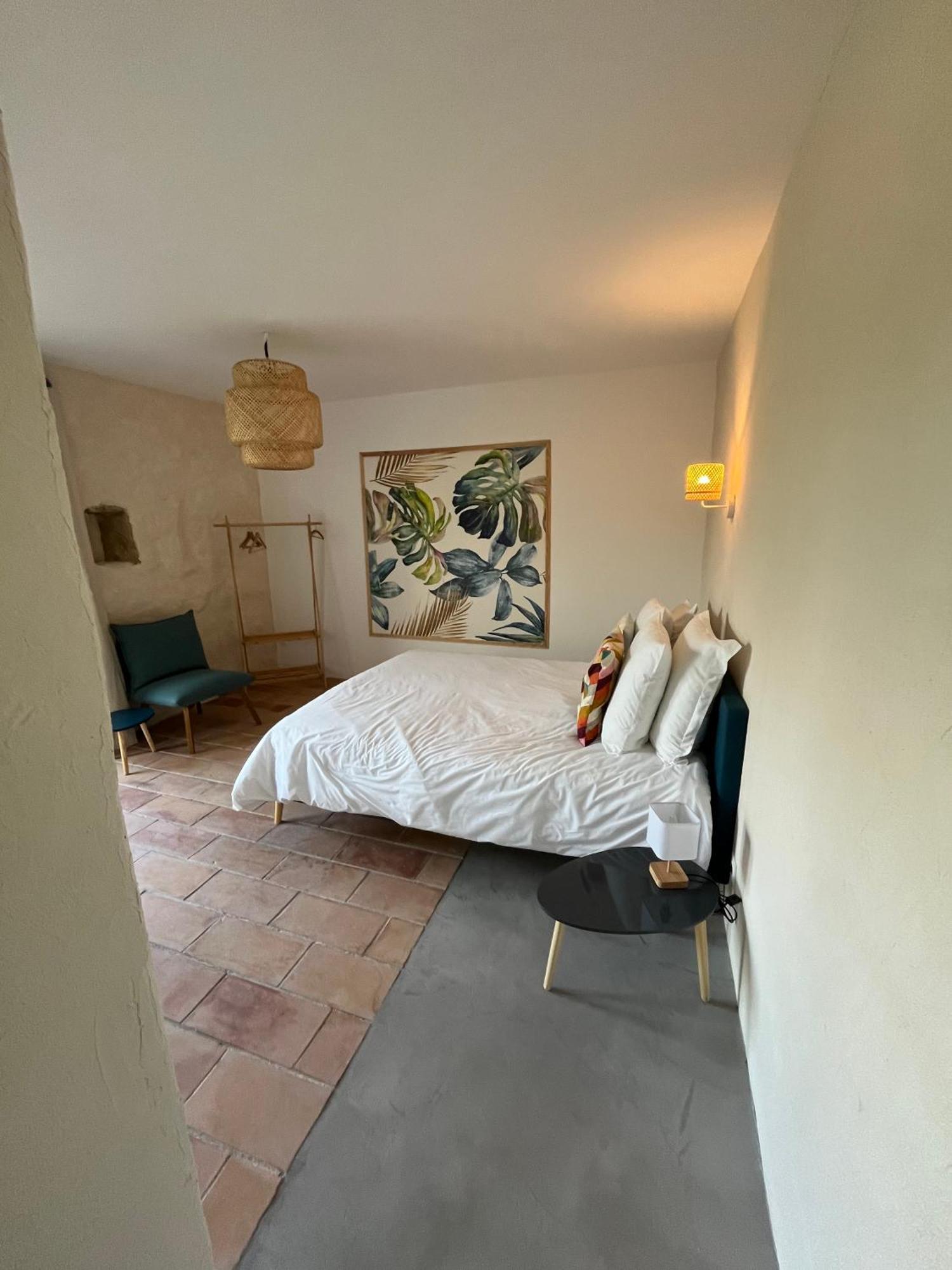 Bed and Breakfast Le Nomade En Provence Bouchet  Экстерьер фото