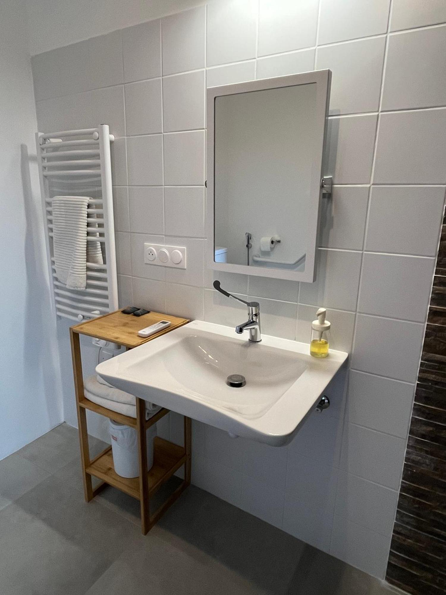 Bed and Breakfast Le Nomade En Provence Bouchet  Экстерьер фото